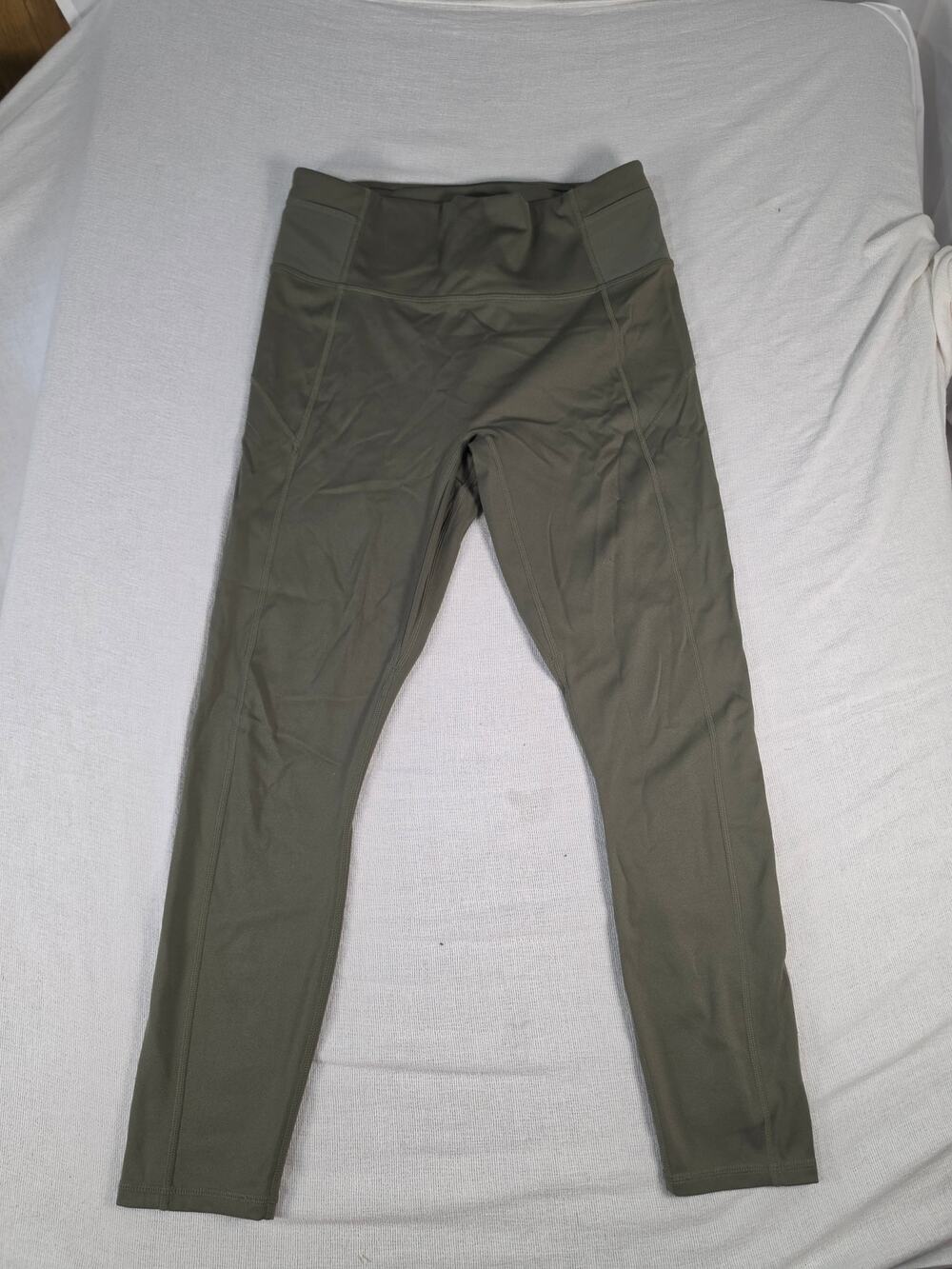 Fabletics High-Waisted 7/8 Pocket Legging Olive M